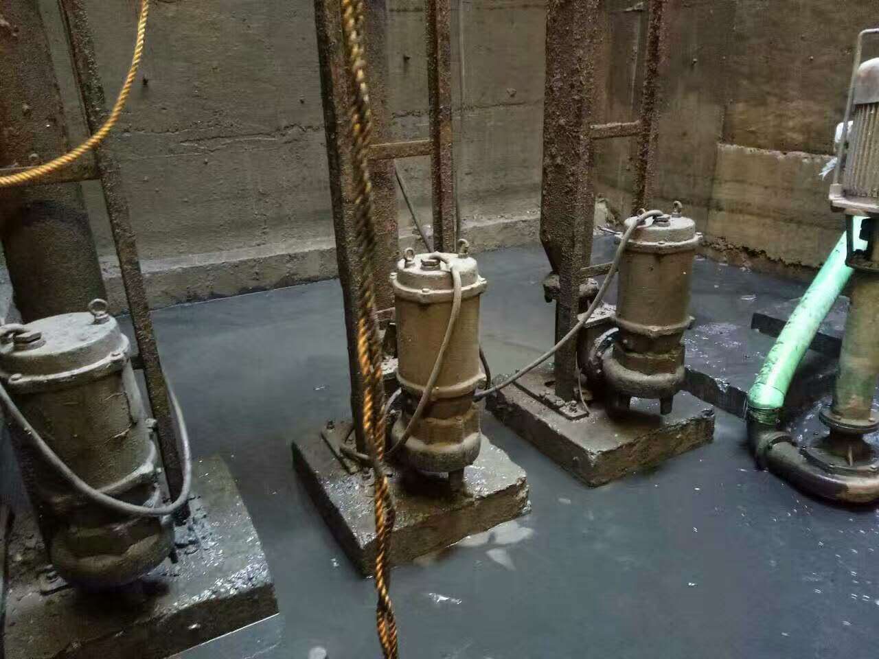 集美污水池清理